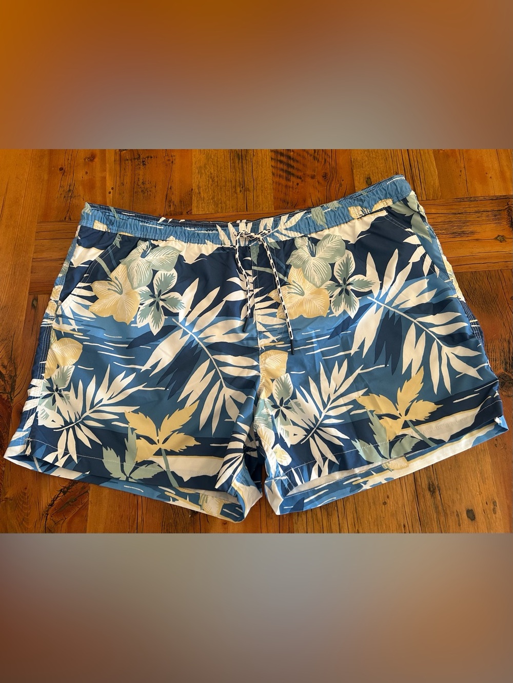 Men's American Eagle Blue Tropical Floral Swim Trunks XXL New Without Tag